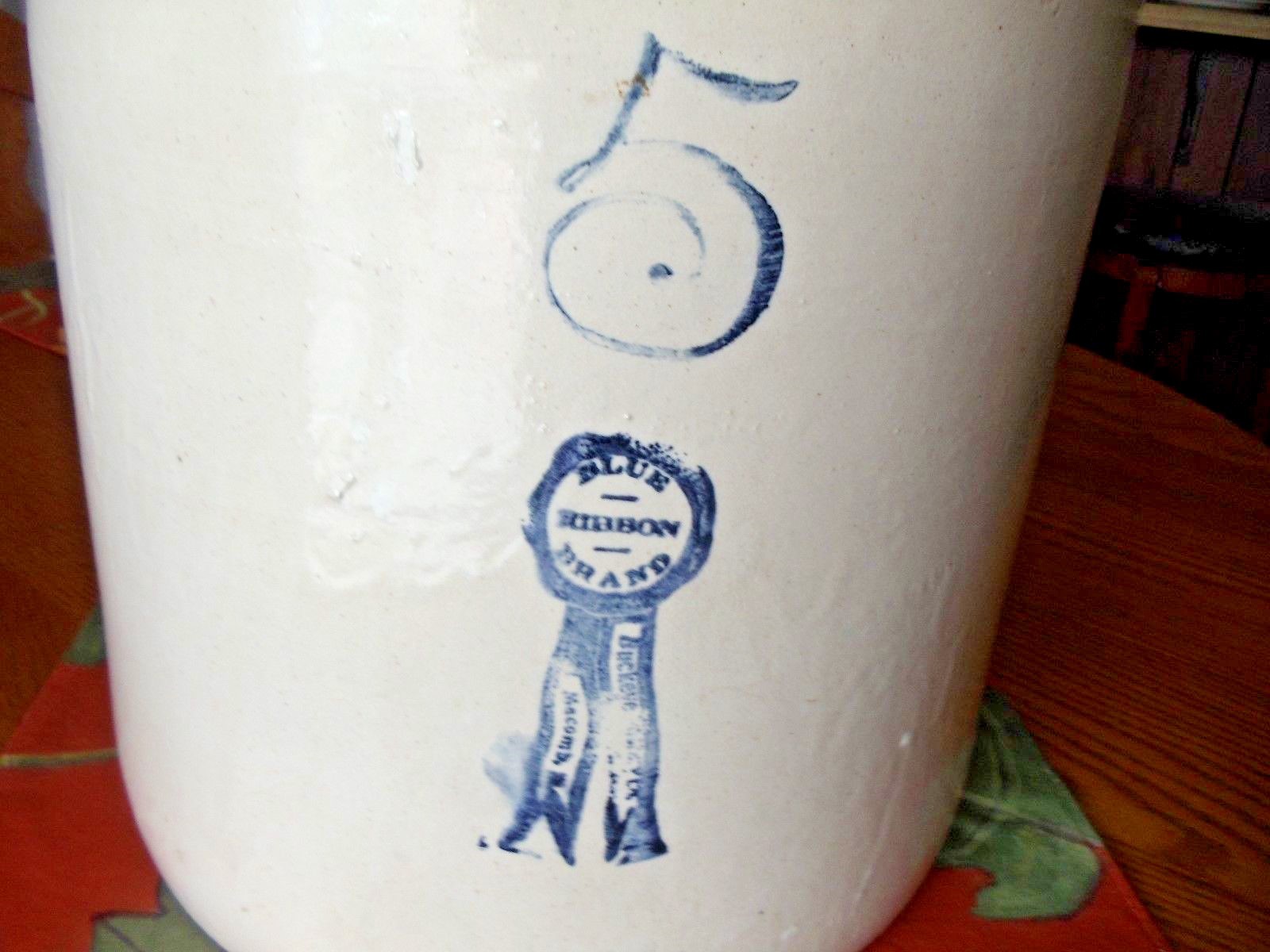 VINTAGE BLUE RIBBON BRAND 5 CROCK JUG - NO CHIPS OR CRACKS           0810-5