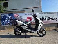 MGB Cruise 125cc scooter moped learner legal commuter 