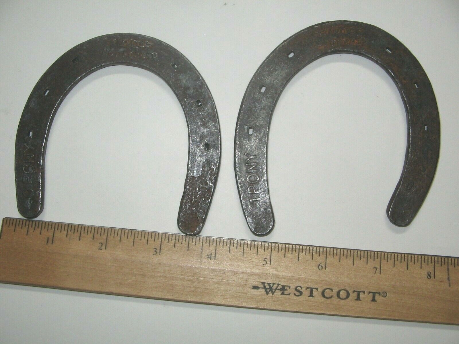 2 Steel horseshoes pony made by Diamond - Hot forged pony 1 @ # 0 and 1 @ # 1