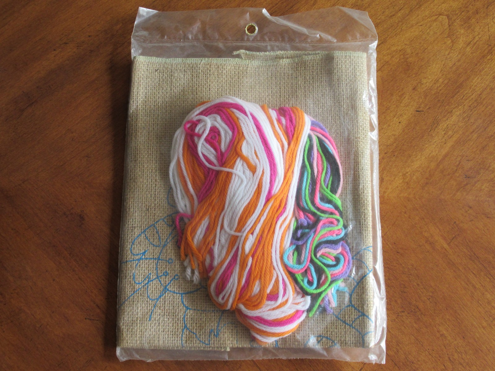 Vintage 1971 Crewel Creatures TIGER Wall Hanging Kit Wool-Art Studios 16x16 Jute