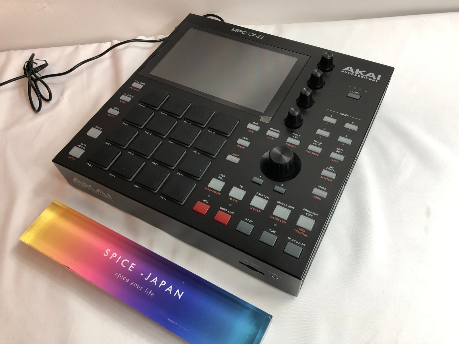 Akai Professional MPC One Standalone Music Production Center Akai Professional MPC One Standalone Music Production Center