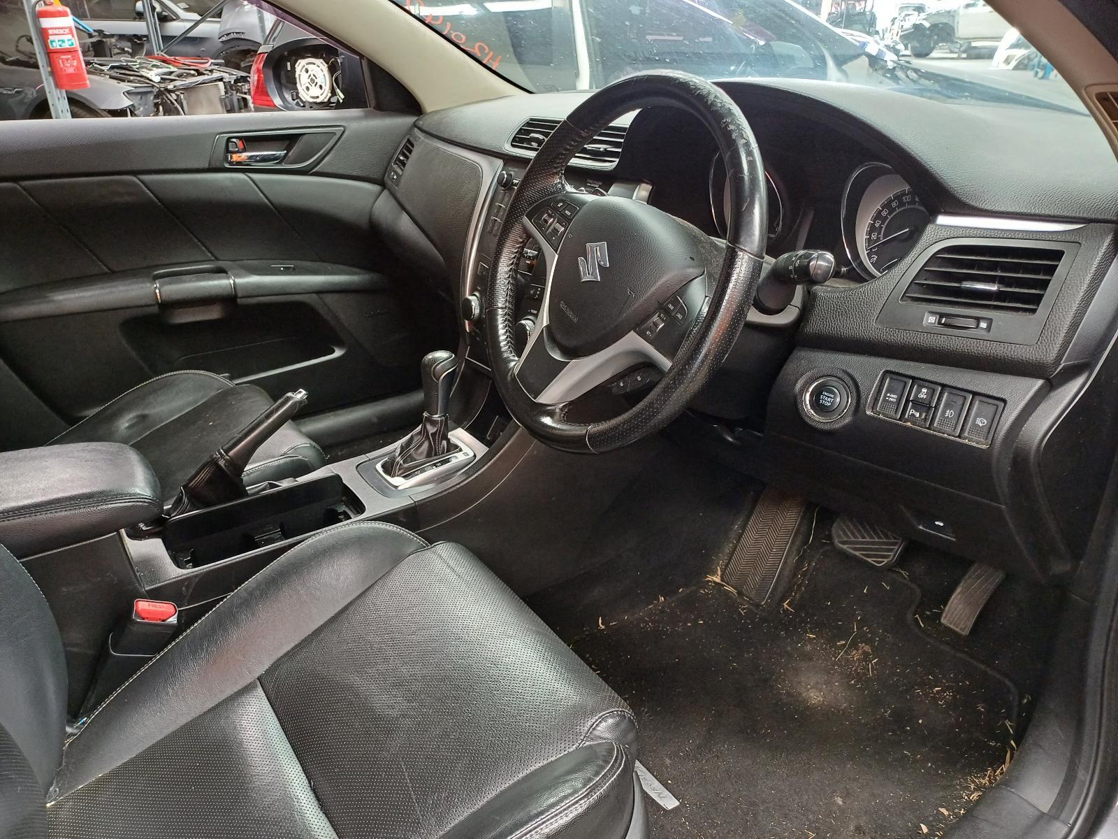 SUZUKI KIZASHI FR 12/2009-08/2013 RIGHT HEADLAMP HID TYPE - thumbnail 12