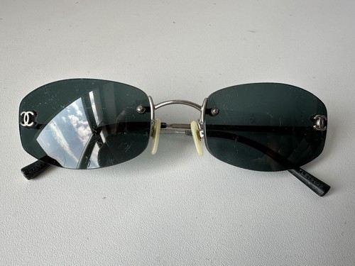 Vintage Chanel 4002 C 103/71 54-19 130 Rimless Italy Vintage Chanel 4002 C 103/71 54-19 130 Rimless Italy