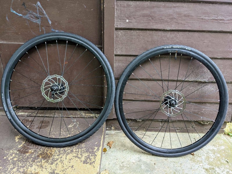 triban tubeless ready light wheels
