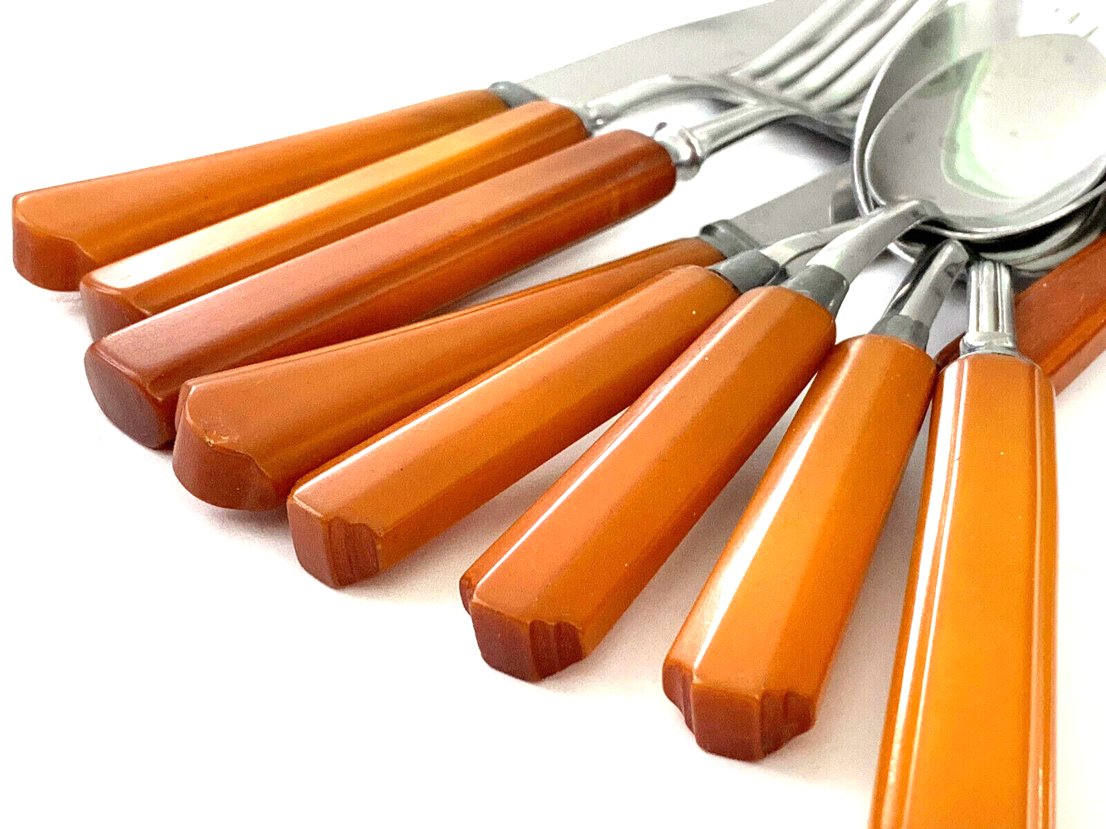 Knife Fork Spoon Butterscotch Red? Set Of 8 + 1 Free