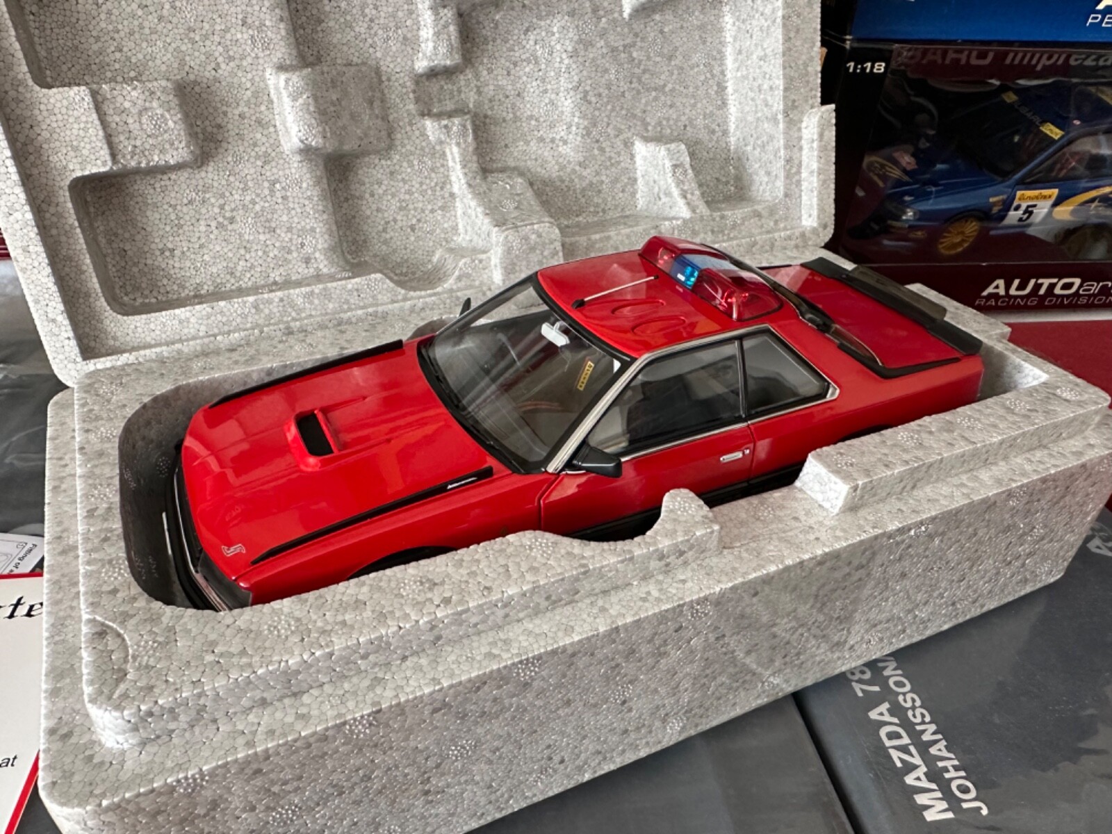 1/18 AUTOART 77424 NISSAN SKYLINE RS 
