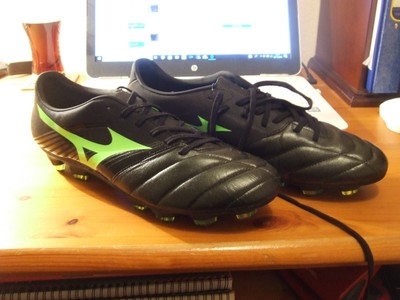 mizuno futsal shoes japan