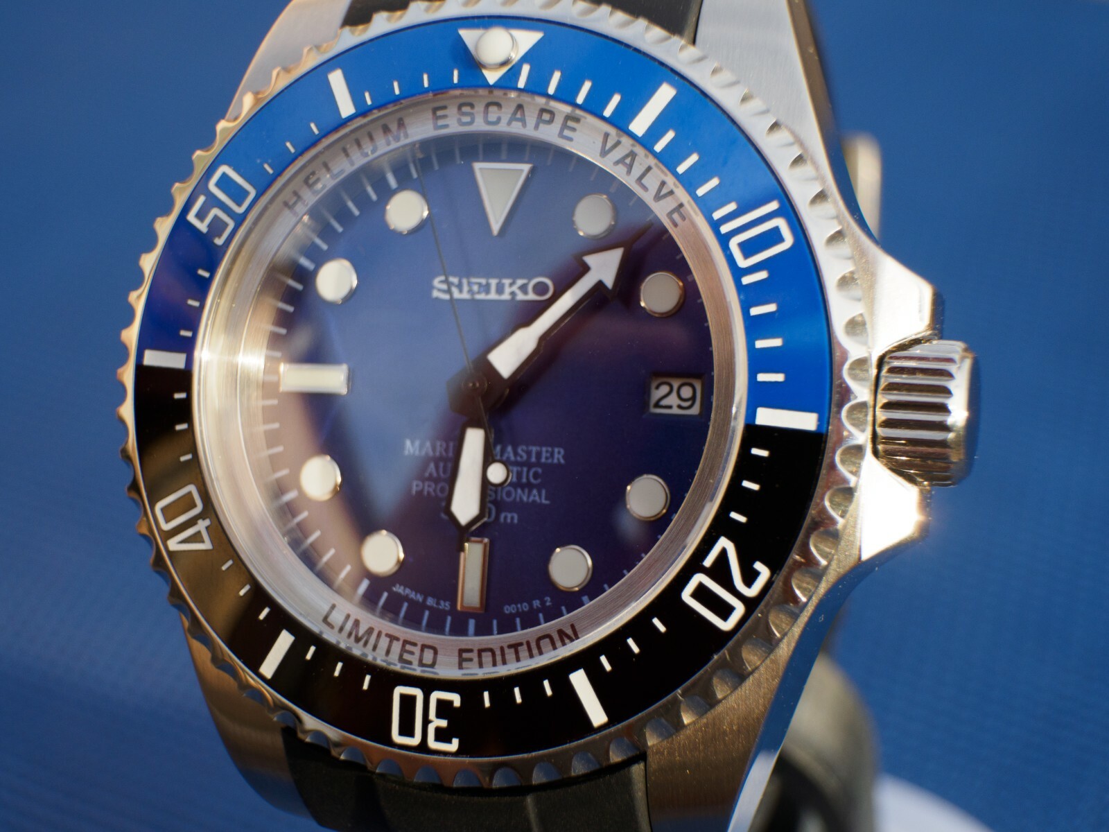 seiko marinemaster batman
