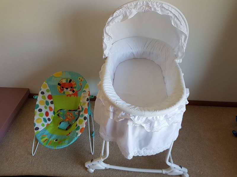 bassinet bouncer combo