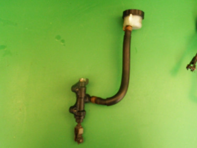 TRIUMPH REAR BRAKE MASTER CYLINDER tt600 FOUR DAYTONA SPEED TRIPLE 955i SPRINT