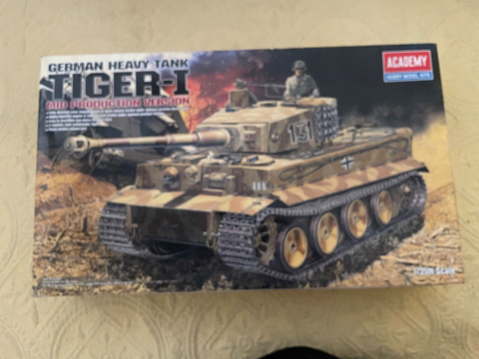 ACADEMY 1387 1/35 GERMAN HEAVY TANK TIGER I MID PRODUCTION