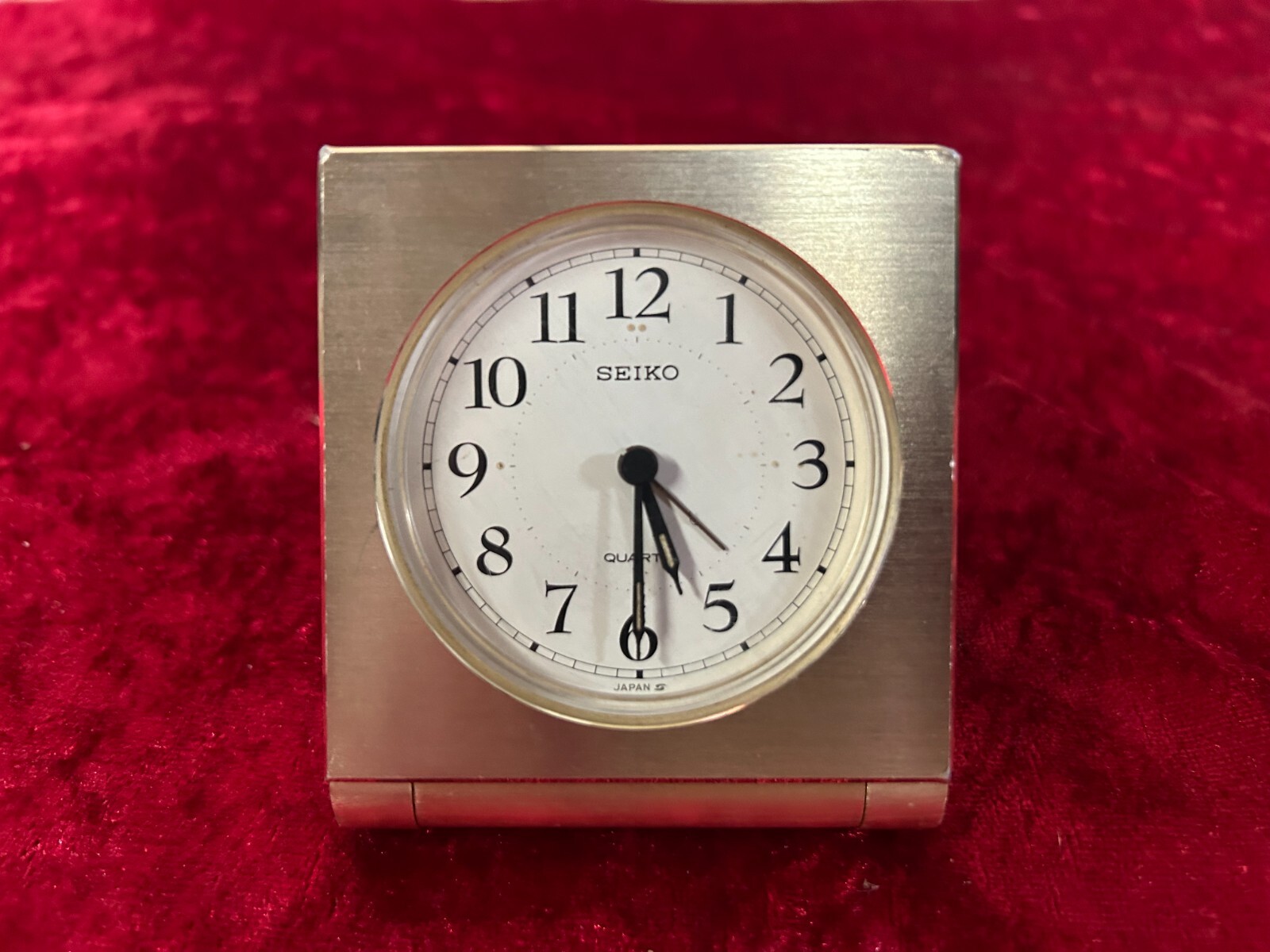 VINTAGE SEIKO ALARM CLOCK QQ 23604x QUARTZ MOVEMENT, TRAVEL ALARM CLOCK collect. VINTAGE SEIKO ALARM CLOCK QQ 23604x QUARTZ MOVEMENT, TRAVEL ALARM CLOCK collect.