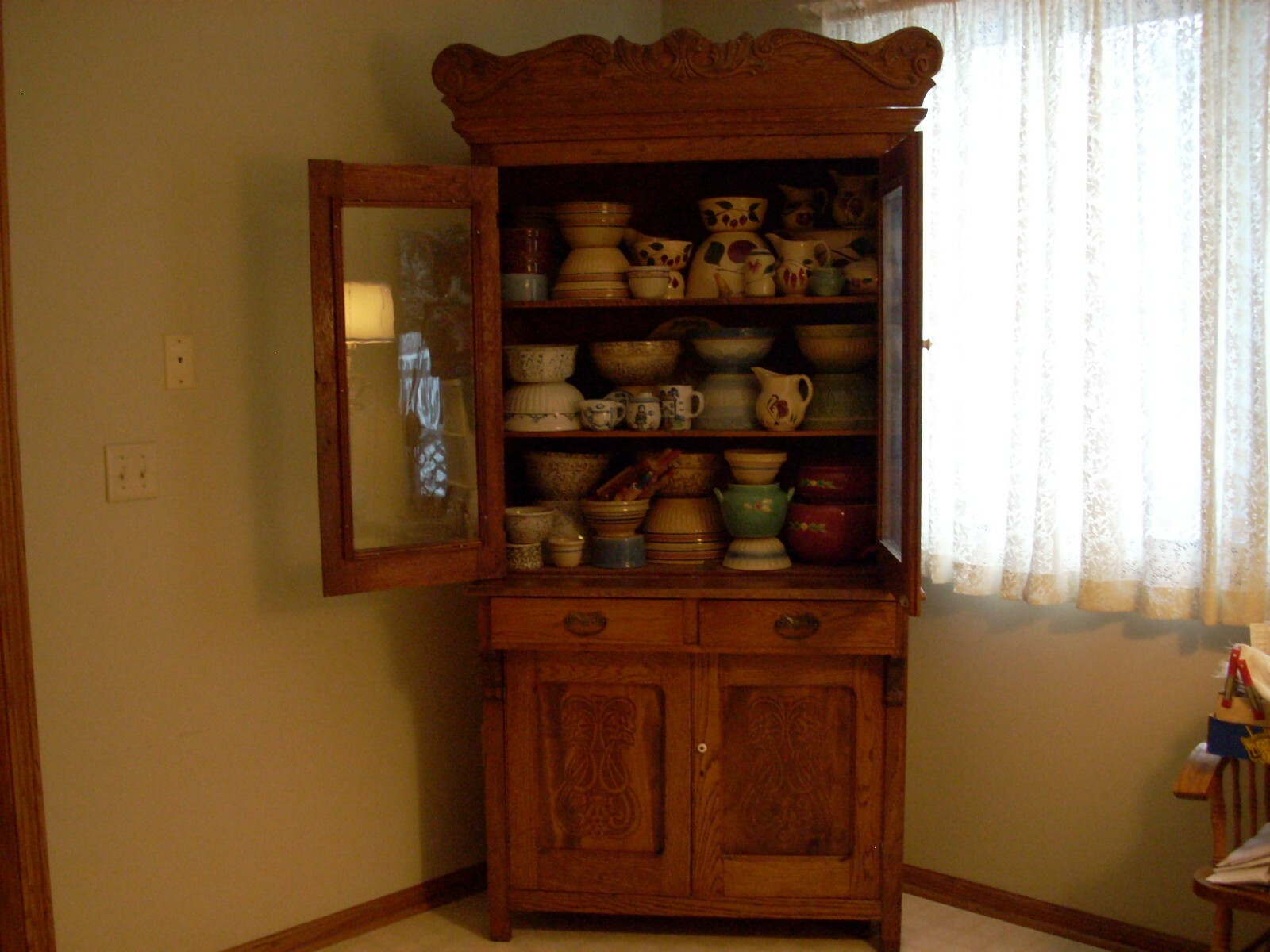ANTIQUE OAK KITCHEN STEPBACK CABINET