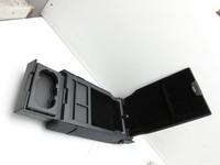 Mercedes W211 E200 02-06 Armlehne Mittelarmlehne Auflage Mercedes W211 E200 02-06 27.02.2003 A2119700130 gebraucht Vorschau 4