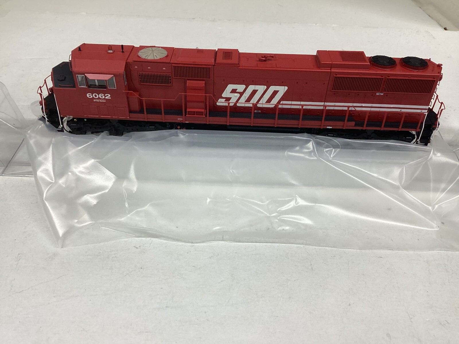Athearn Genesis #G75623 HO scale “CP” SD60M with DCC & Sound Athearn Genesis #G75623 HO scale “CP” SD60M with DCC & Sound