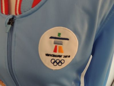 Nike Vancouver 2010 Youth Olympic track Jacket Size L (12-14) baby blue & red