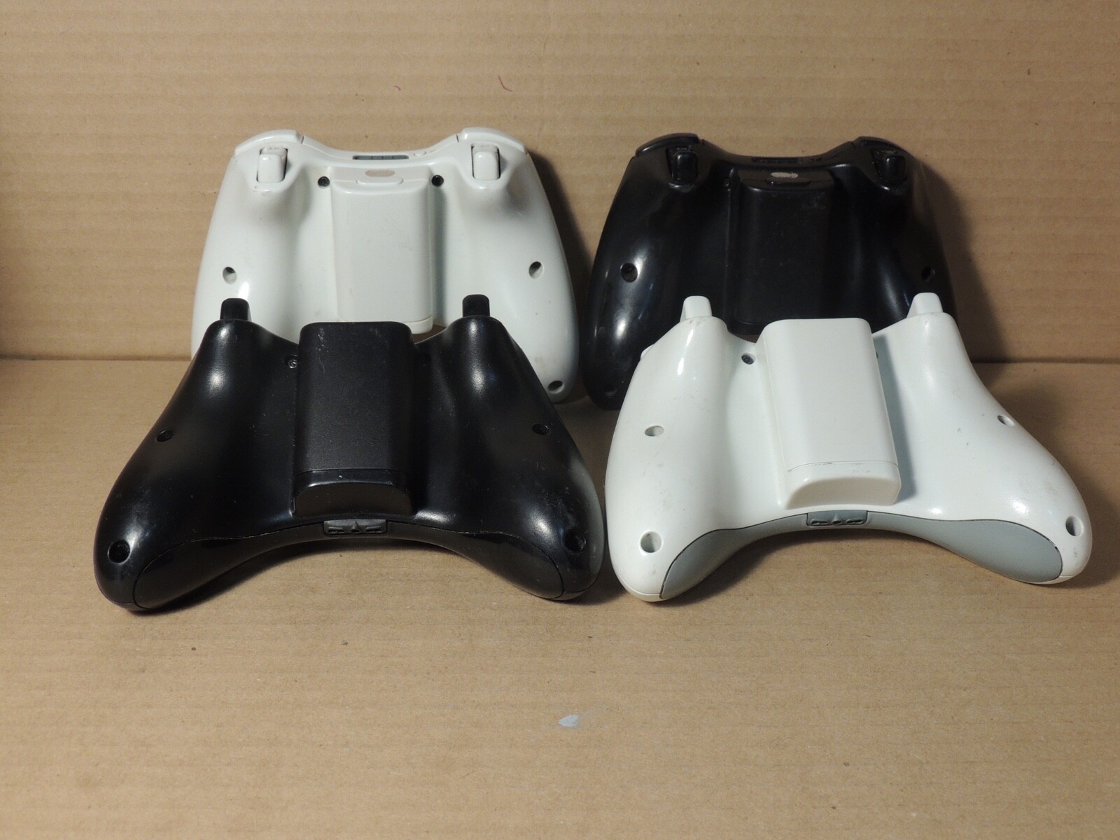 AS IS Lot of 4 XBOX 360 controllers READ