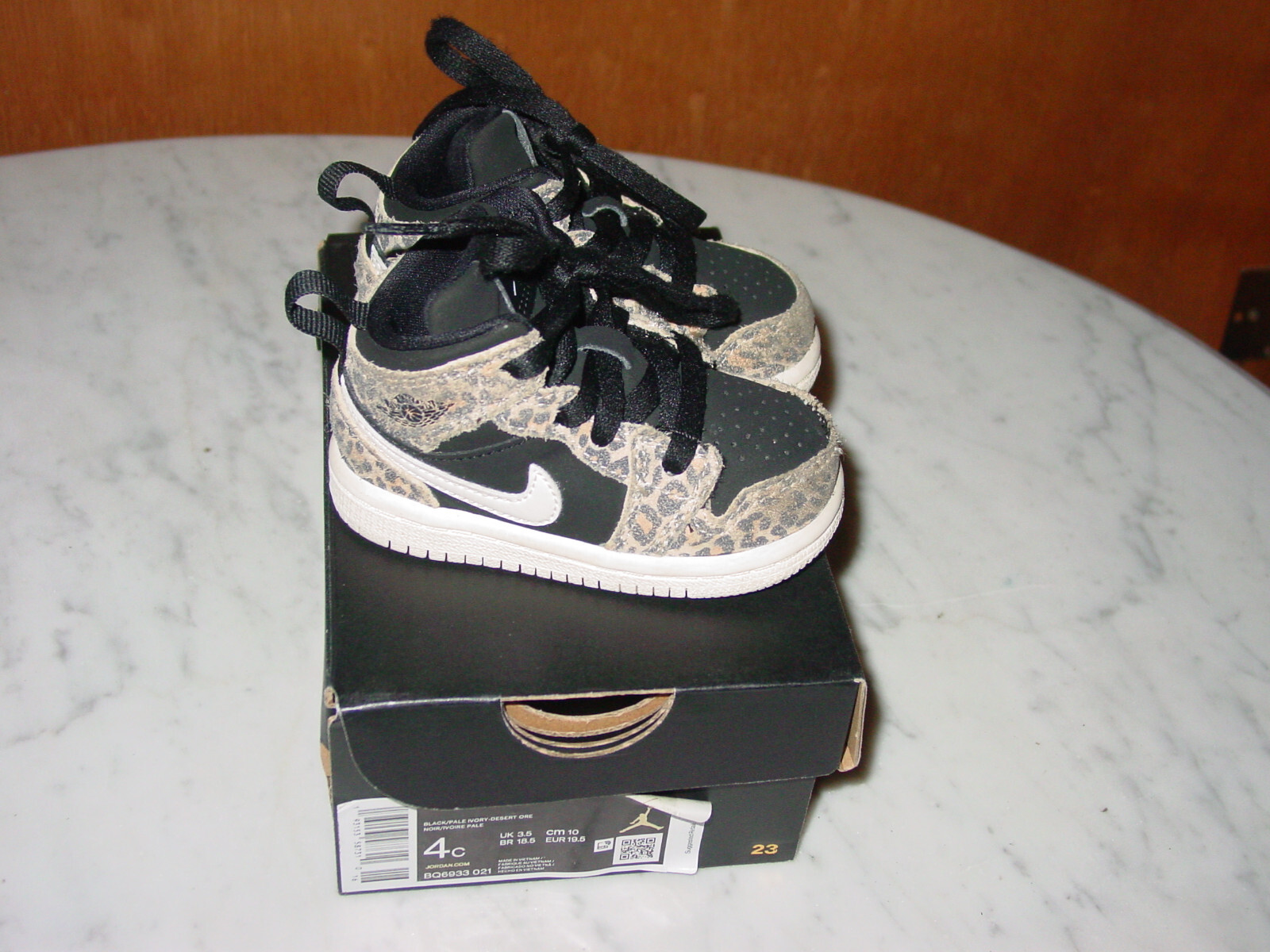 【激レア】NIKE BABY JORDAN 1 Nike Jordan 1 Mid SE Baby Toddler Shoes Black Metallic Gold