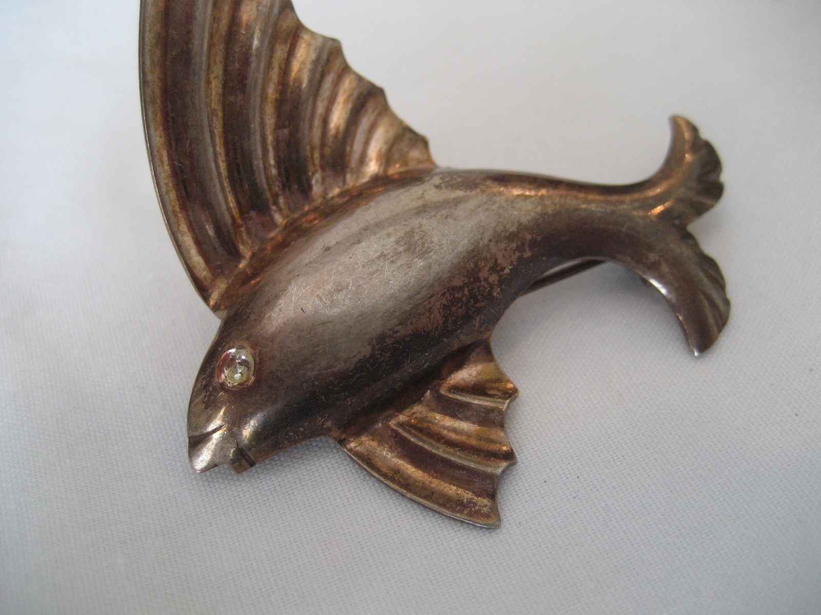 Collectible --- Vintage --- Sterling Silver Fish Pin