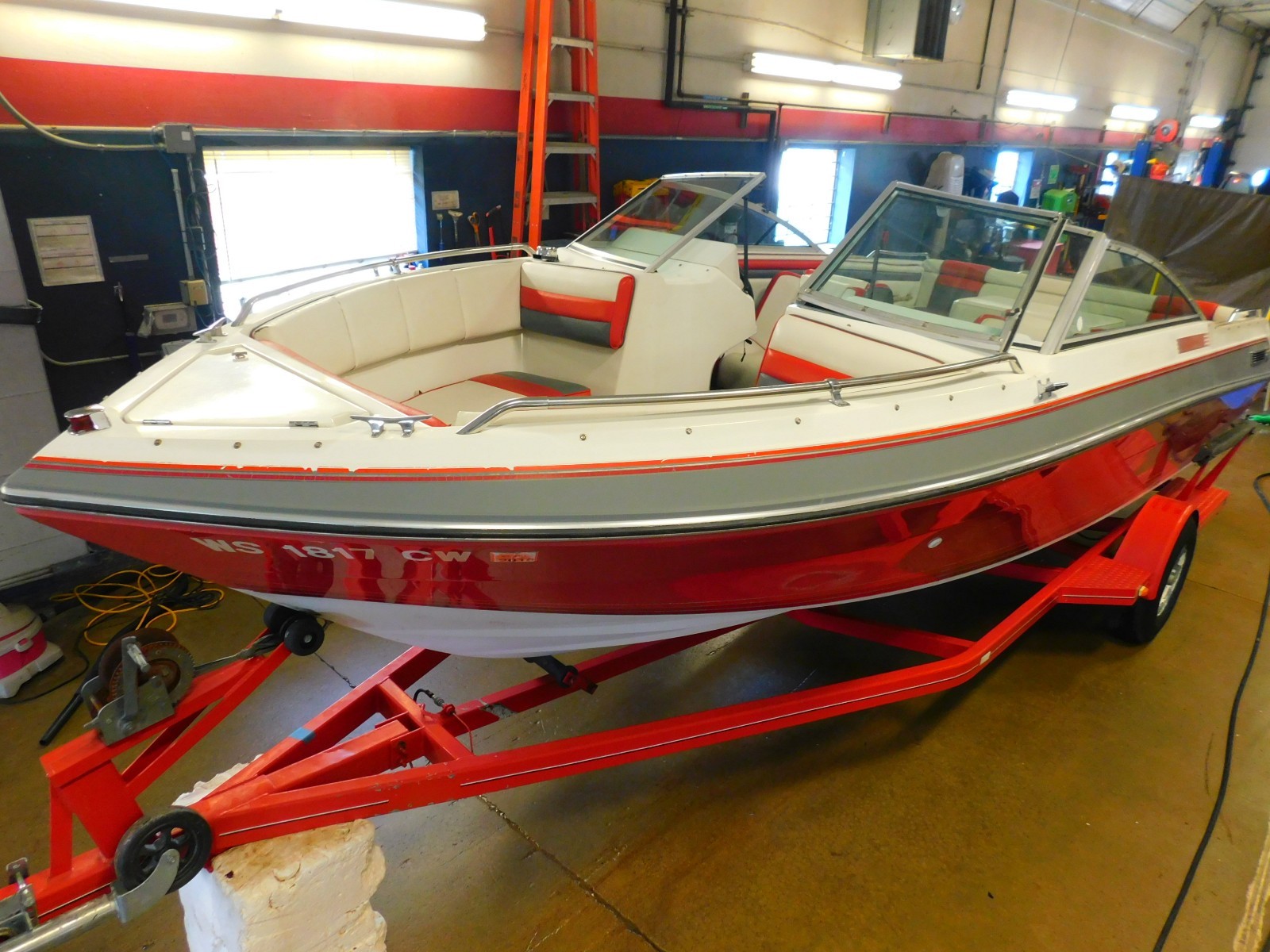 20' Four Winns 200 Horizon OMC motor w/ trailer T1277163