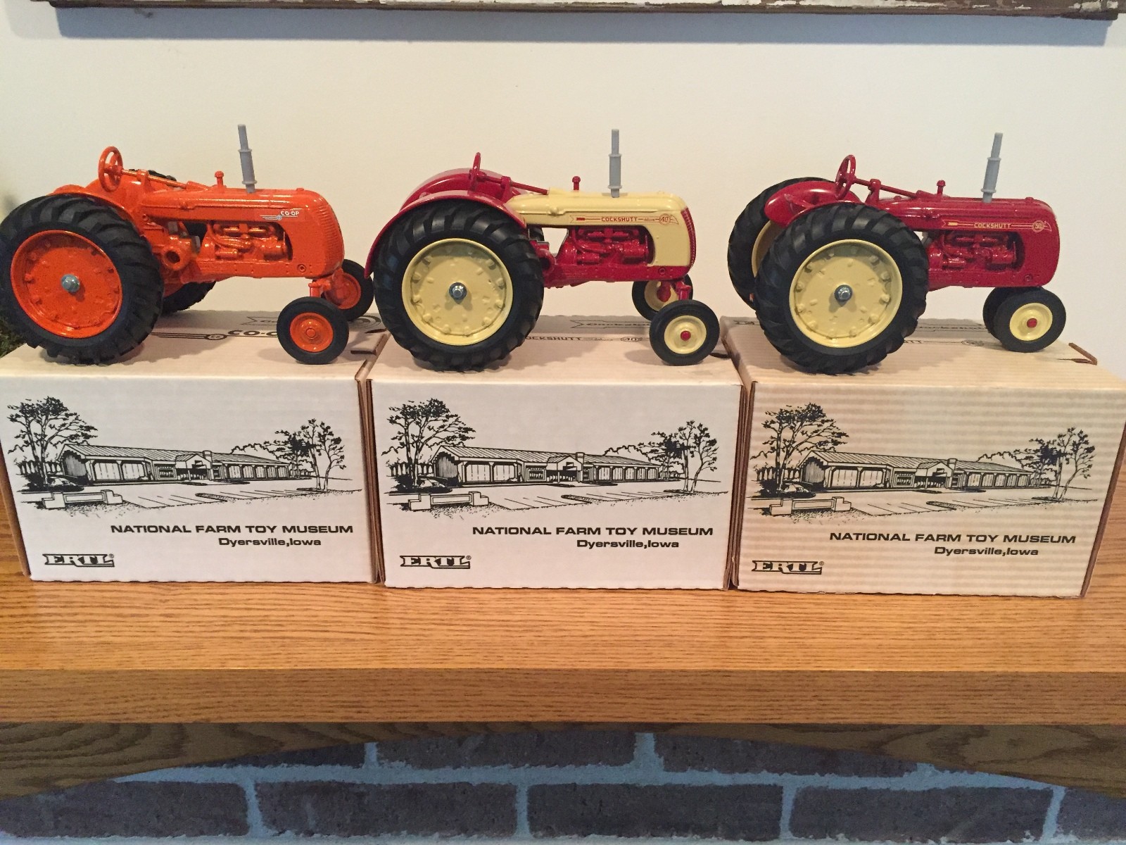 Cockshutt 50 40 Deluxe Co-Op E5 Farm Toy Museum Tractors 1/16 scale NIB by Ertl