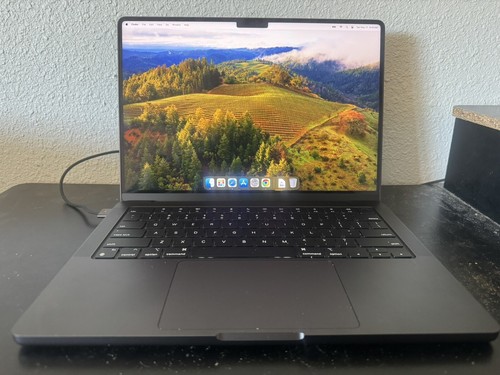 Apple MacBook Pro 14 Apple MacBook Pro 14