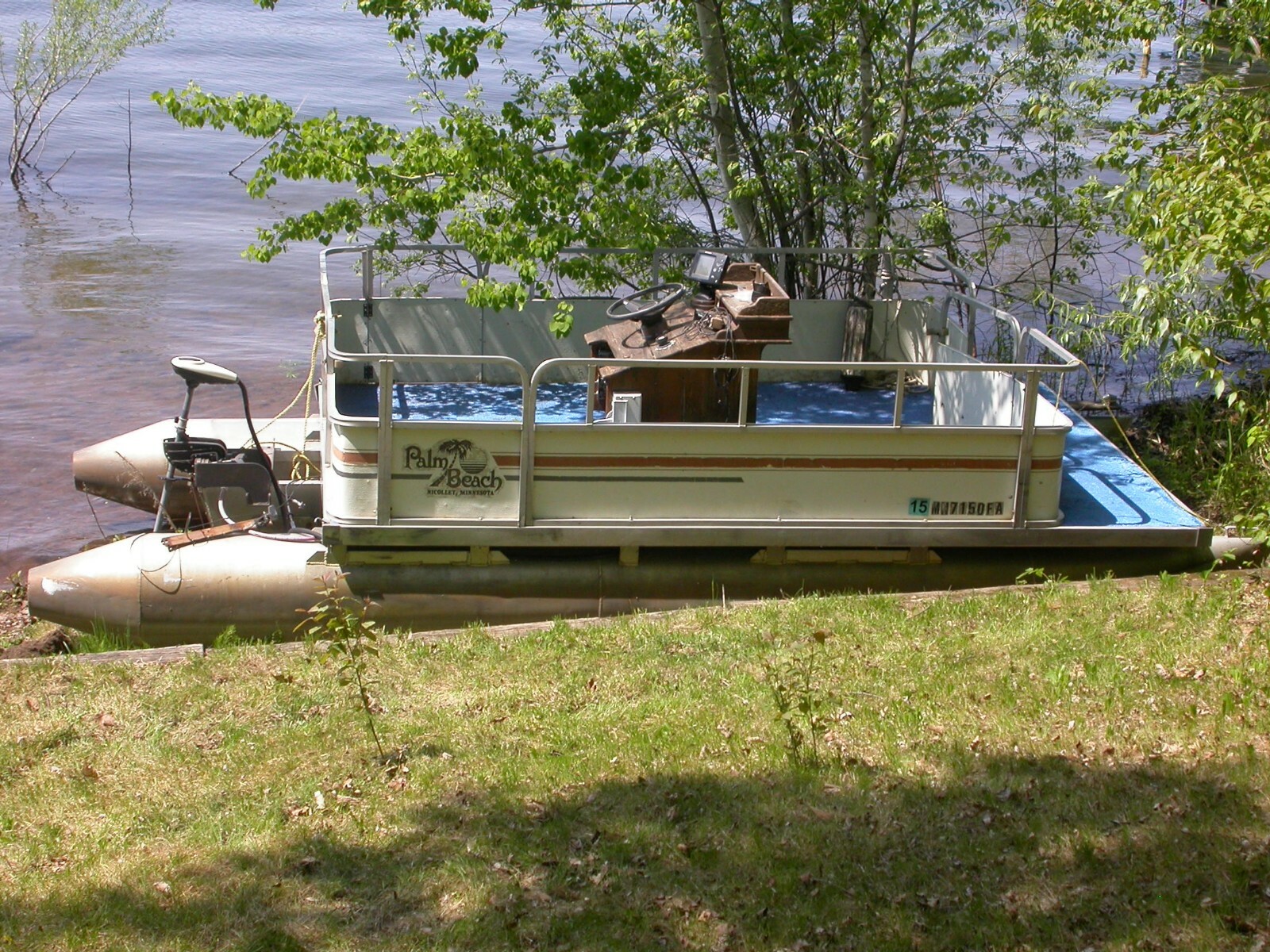 17' 1980's Palm Beach Pontoon Boat - comes with 6 motors & misc extras