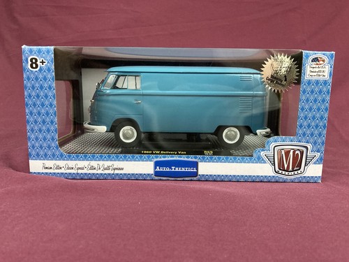 M2 Machines 1/24 1960 VW Delivery Van Auto-Thentics Blue New