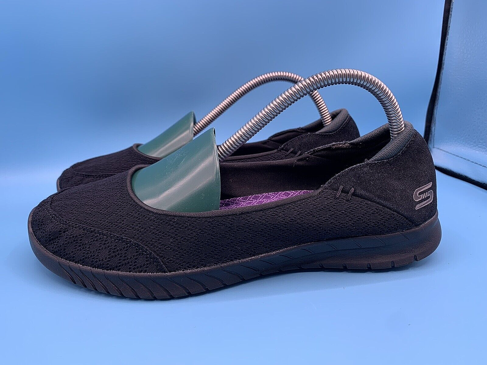 skechers air cooled memory foam