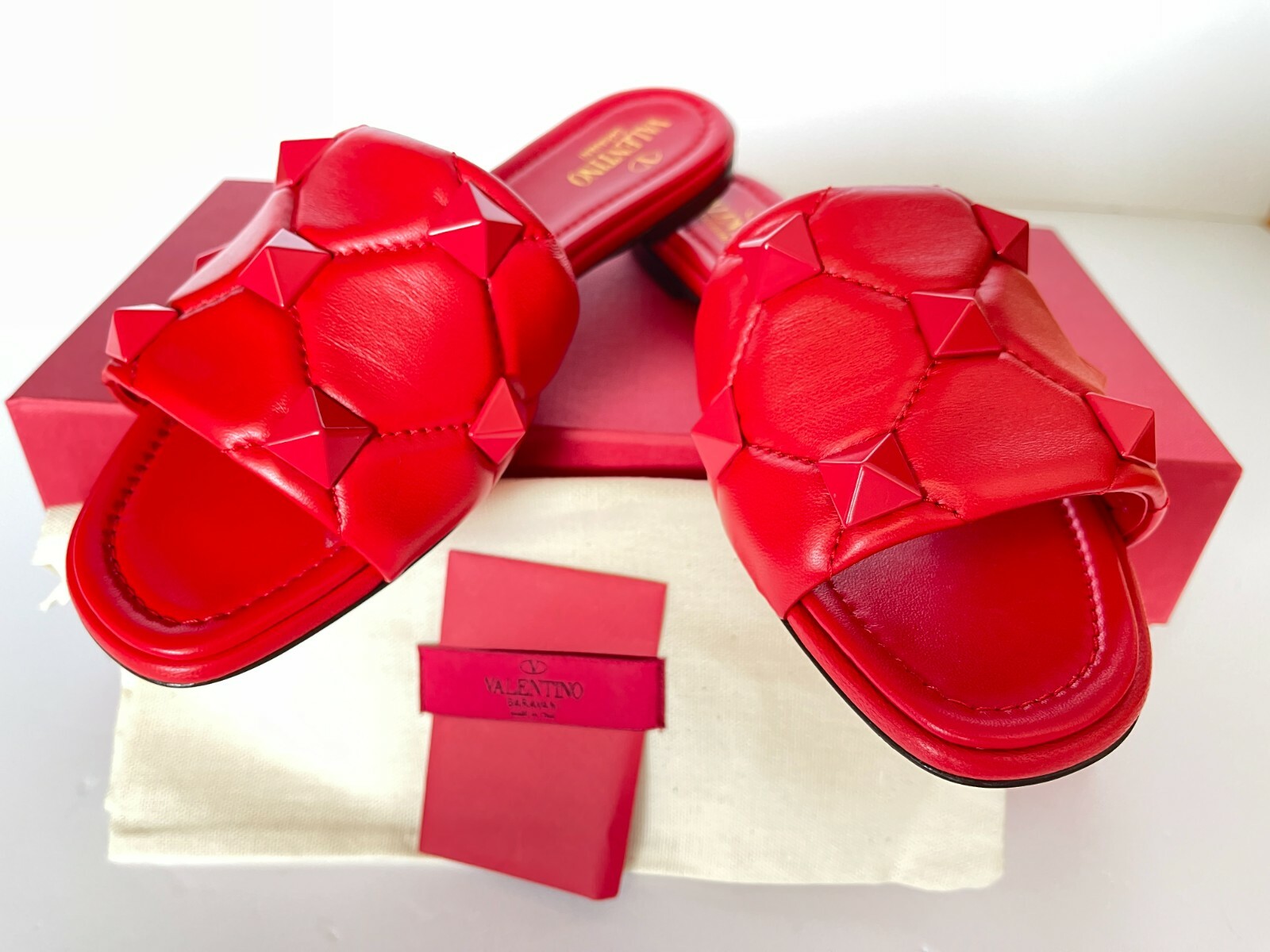 valentino 赤スコート　38サイズ Valentino x Birkenstock Red Leather Flat Slides Size 38