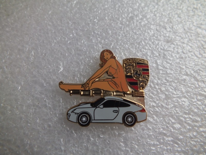 Pin - Up Girl Mit Auto