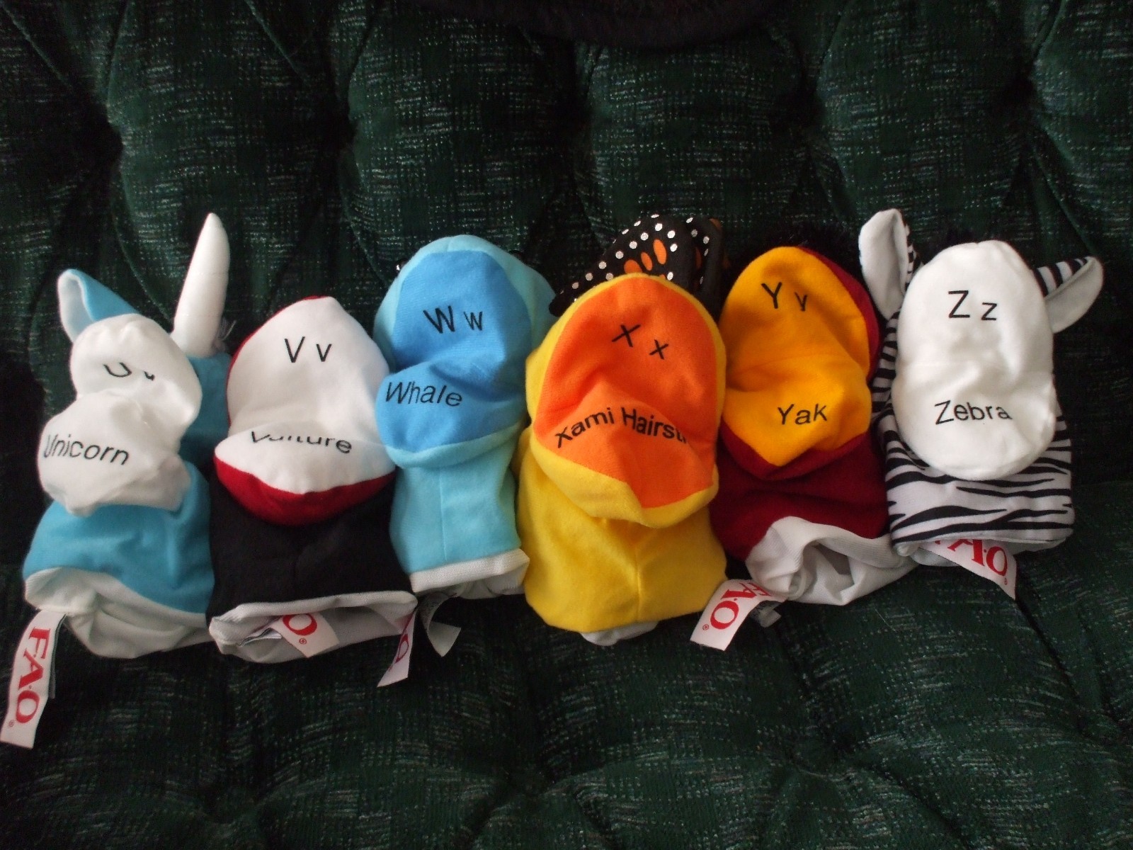 FAO Scwartz 26 alphabet teaching puppets full set A-Z animal puppets