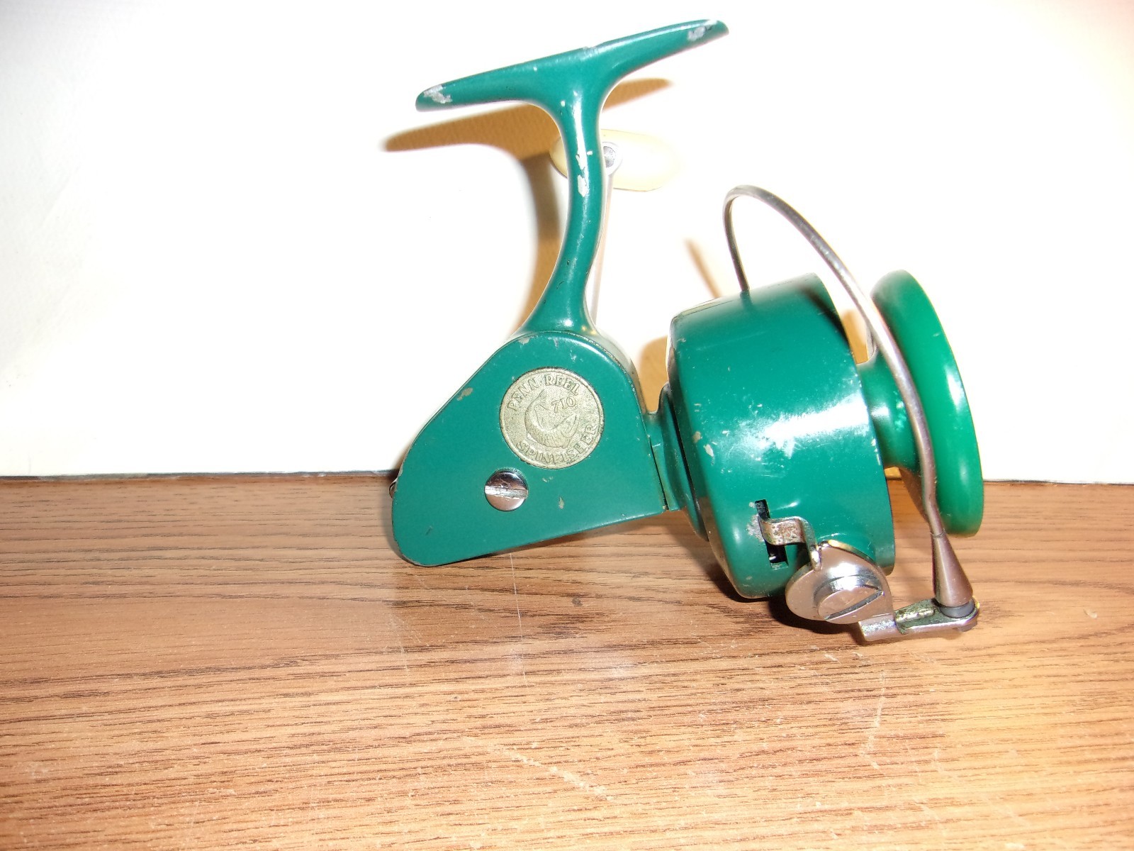 Penn 710 Spinfisher Spinning Reel w/ manual and extras Excellent Condition Nice!