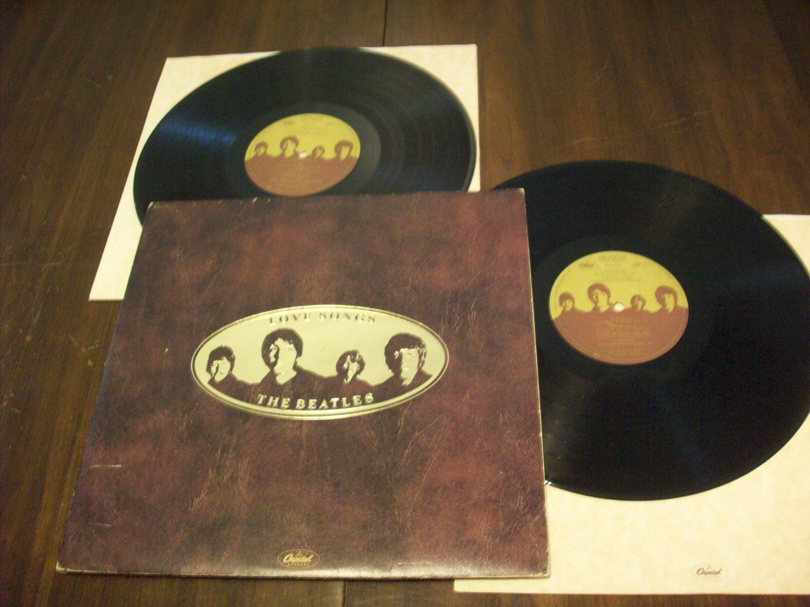 レコード新品! 1977年発売 初版盤 BEATLES ラブ・ソングス 全体新同 レコード新品! 1977年発売 初版盤 BEATLES ラブ・ソングス 全体