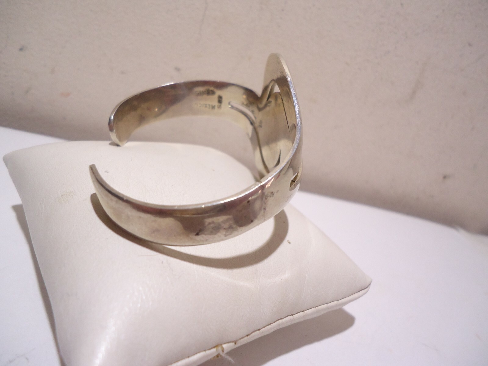 VINTAGE MODERNIST STERLING SILVER MEXICO BLACK ONYX CUFF BRACELET 34 GRAMS