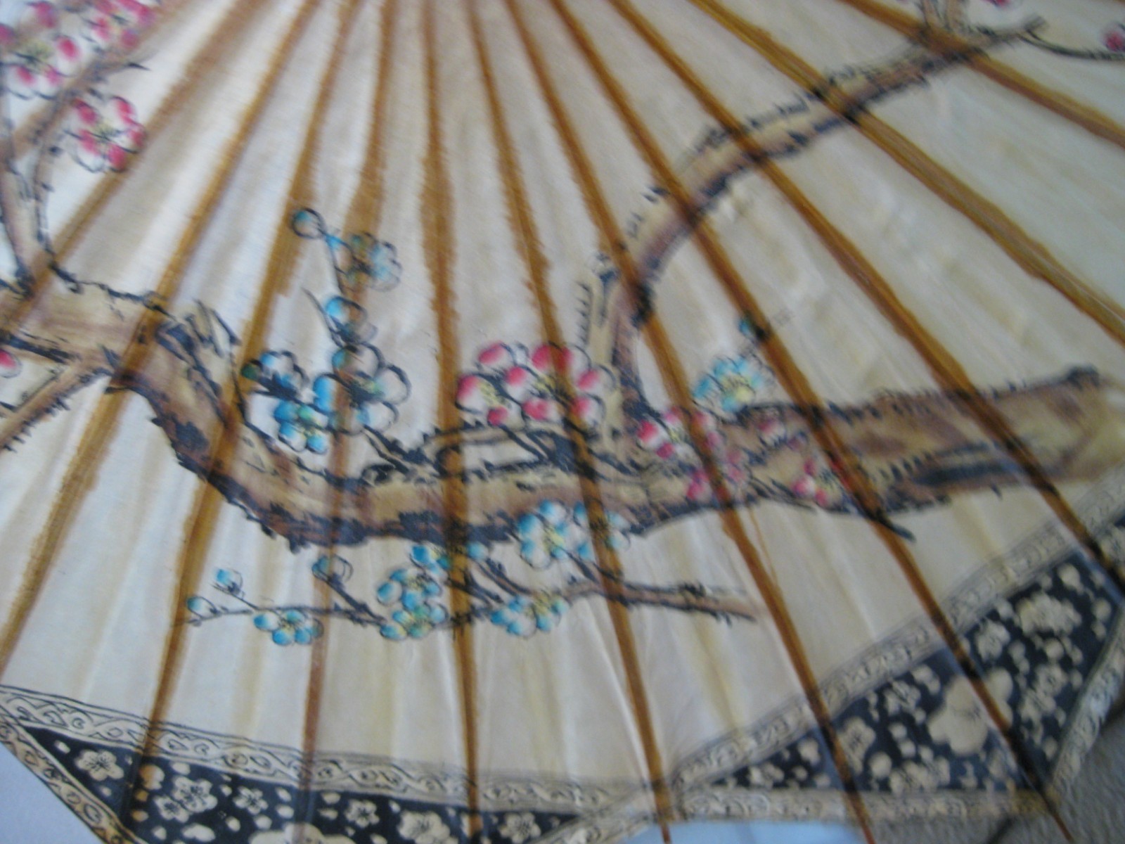 VINTAGE PARASOL RICE PAPER ORIENTAL PROP BAMBOO HANDLE