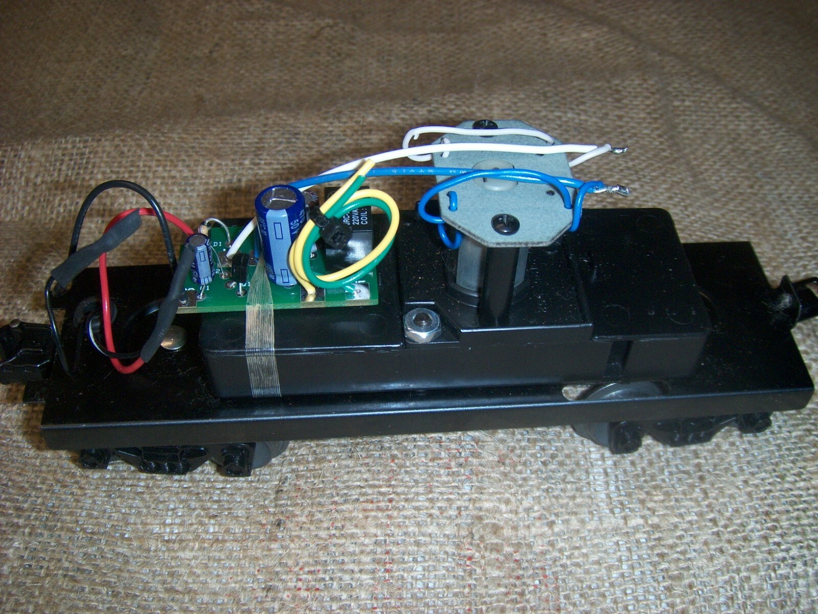 Universal whistle control board for Lionel & K-line tenders. AC or DC whistles.