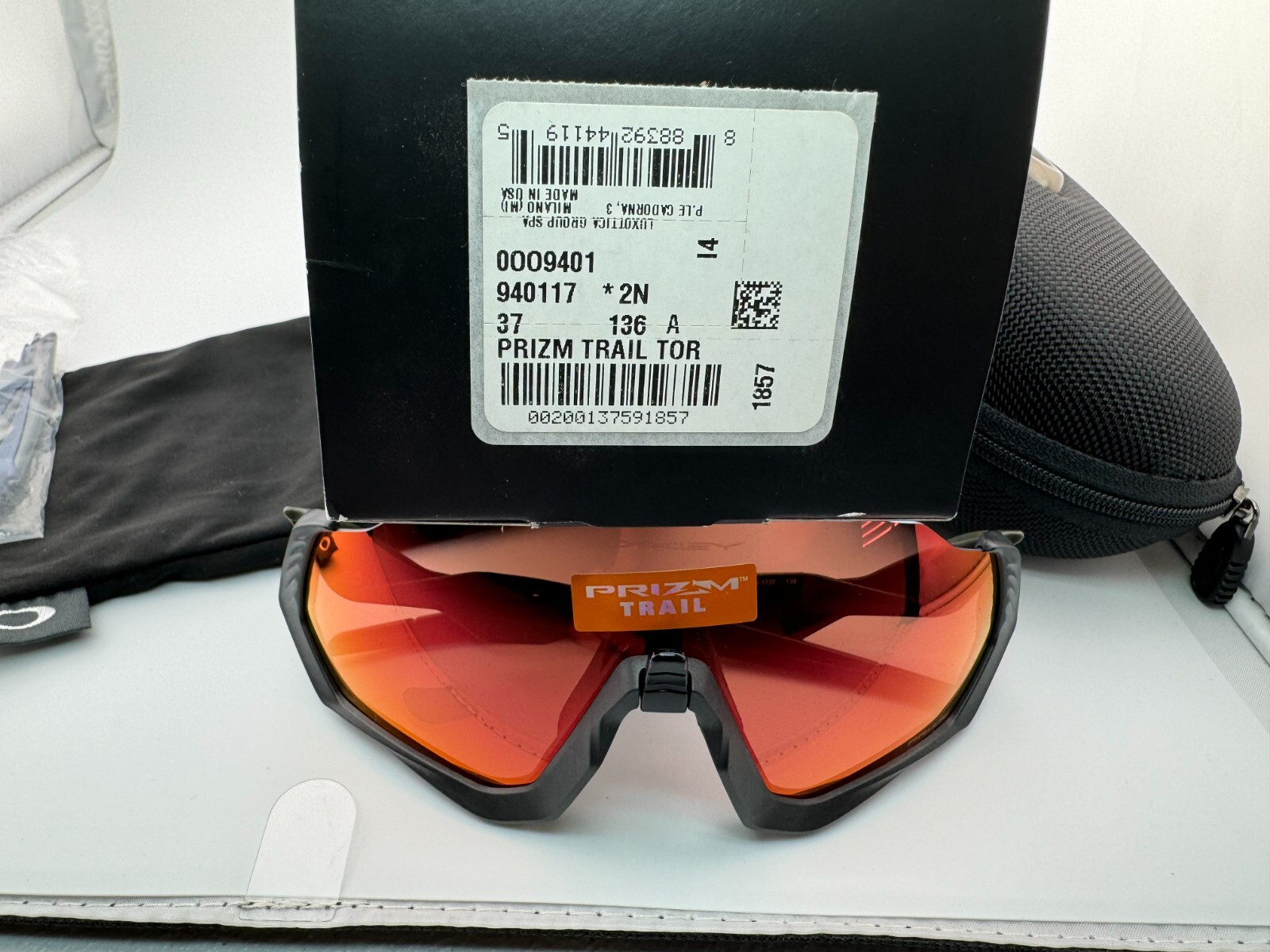 Pre-owned Oakley Flight Jacket Matte Steel With Prizm Trail Torch Oo9401-17 Sunglasses