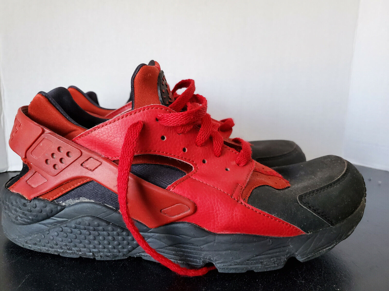 Nike Air Huarache Run PRM Premium Black Gym Red 704830 006 Nike Air Huarache Run PRM Premium Black Gym Red 704830 006