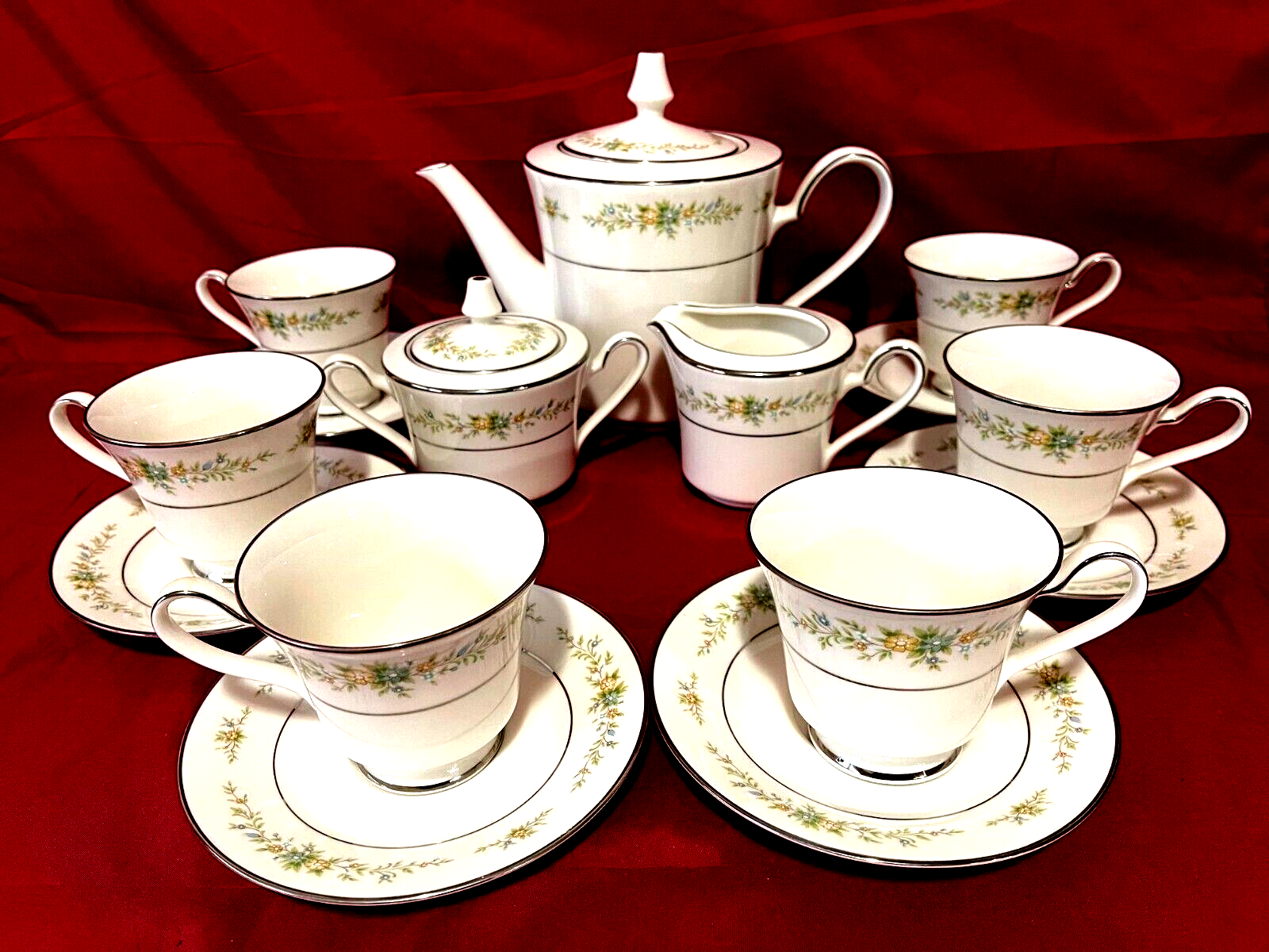 Noritake 7056 Christina Set Of Teapot Creamer Sugar Cups