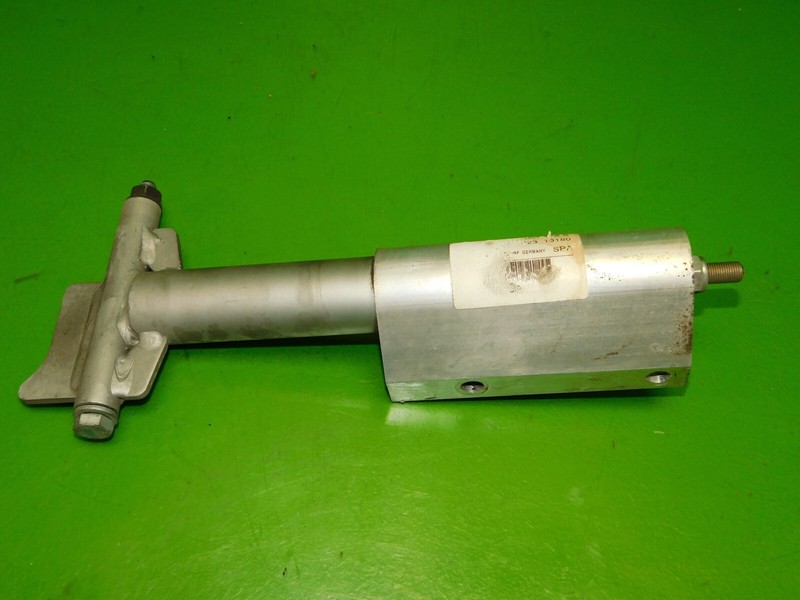 05-08 Audi A4 OEM passenger right rear bumper support mount bracket shock strut