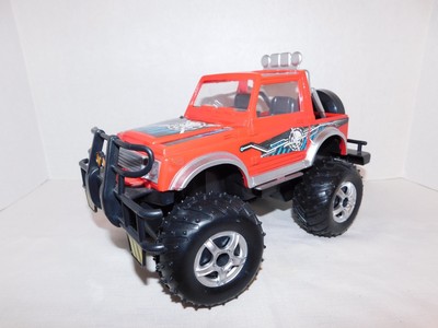 VINTAGE SUZUKI SAMURAI AXIAL SCX10 HARD BODY RC REMOTE CONTROL 114 CRAWLER