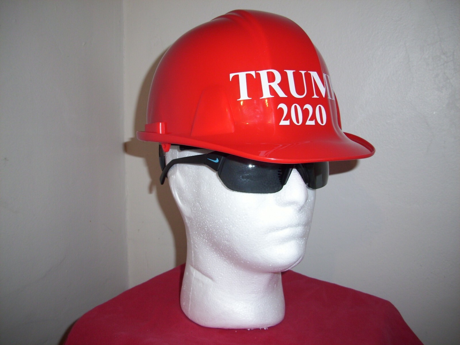 MAGA TRUMP 2020 HARDHAT RED PROFESSIONAL CONSTRUCTION TRUMP