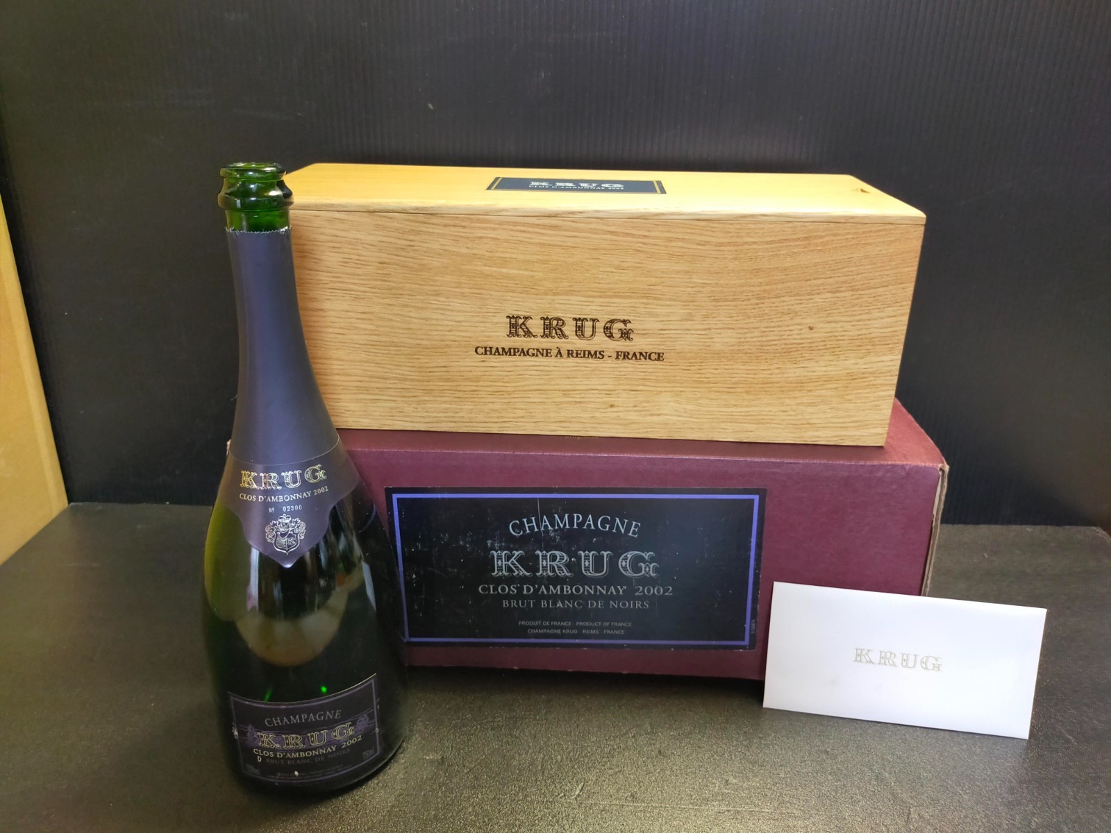 KRUG Clos d'Ambonnay 2006 木箱入り Krug Clos d'Ambonnay with Gift Box 2006 | Wine.com