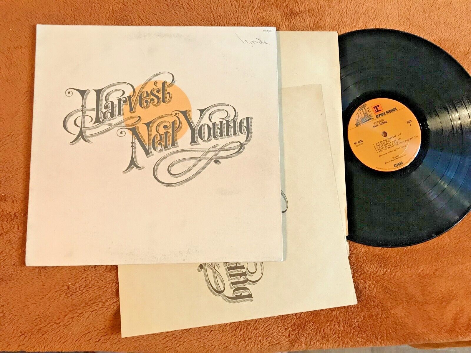 NEIL YOUNG HARVEST ORIG '72 REPRISE LP w/INSERT STERLING LH