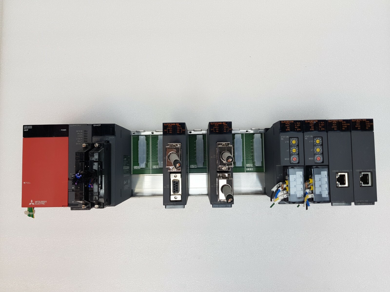 MITSUBISHI PLC MELSEC Q63P, Q25HCPU, QH42P, QJ71C24N-R2 MITSUBISHI PLC MELSEC Q63P, Q25HCPU, QH42P, QJ71C24N-R2