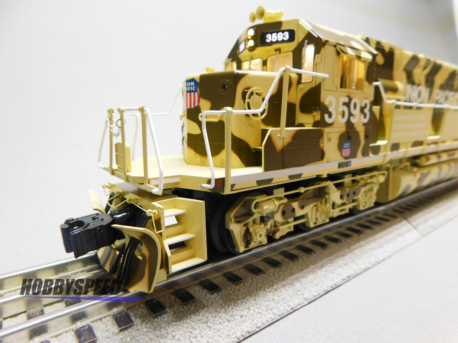 LIONEL UP DESERT CAMO LEGACY SD40-2 DIESEL LOCOMOTIVE #3593 LIONEL UP DESERT CAMO LEGACY SD40-2 DIESEL LOCOMOTIVE #3593