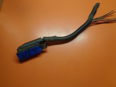 2006 Saab 9-3 2.0  radiator cooling fan resistor plug end Saab Fan Relay plug