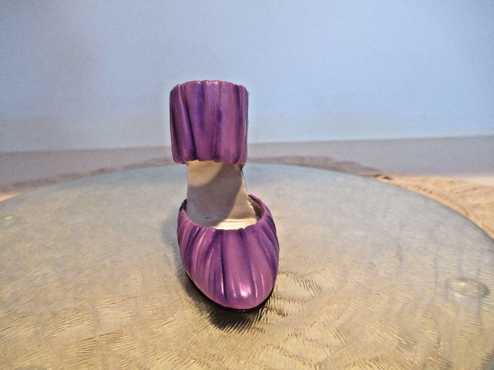 JTRS JUST THE RIGHT SHOE  # J110101.  BANDITA.  2011.  Miniature shoe.