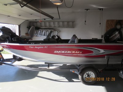 bass boat Smoker Carft 17FT red Alumnae fishing 90 Horsepower
